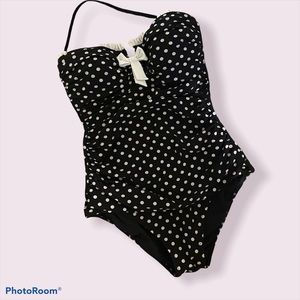 Pin-Up style bathing suit